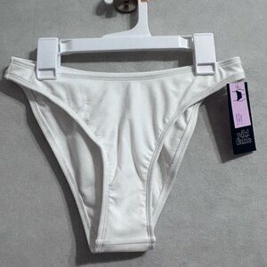 Wild fable bikini bottom size small 4-6 low rise high leg cheeky white NWT